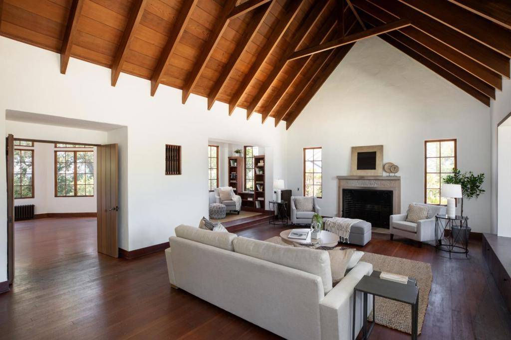Los Altos Hills, CA 94022,13888 Fremont Pines LN