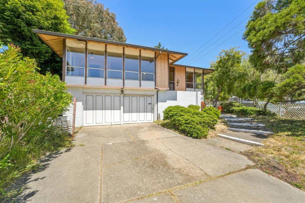 2 Sequoia WAY, Pacifica, CA 94044