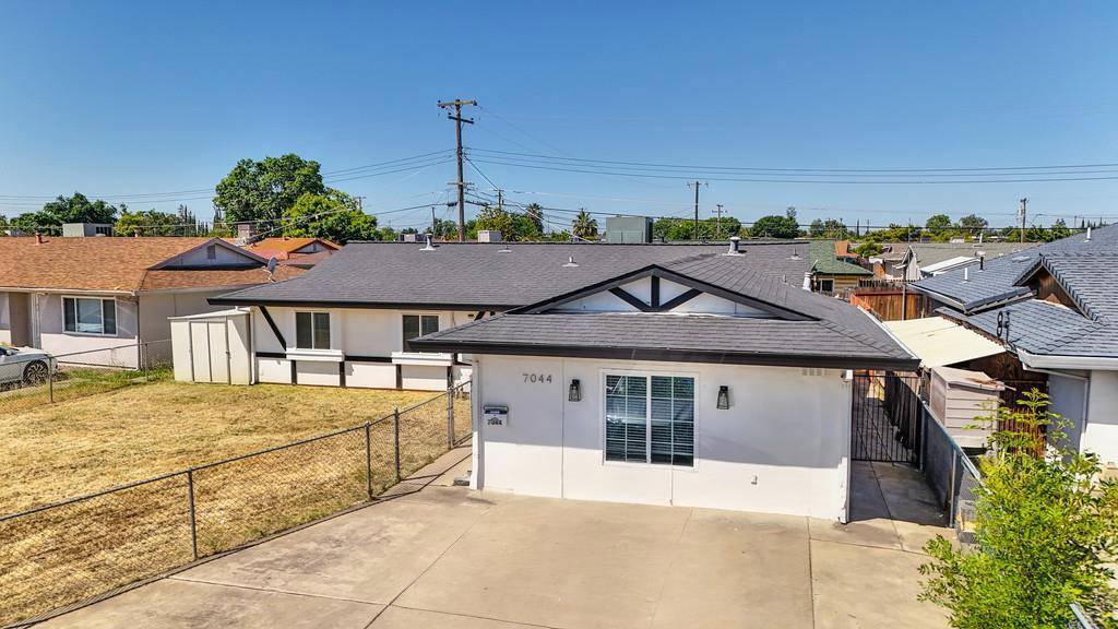 Sacramento, CA 95828,7044 Linwood WAY