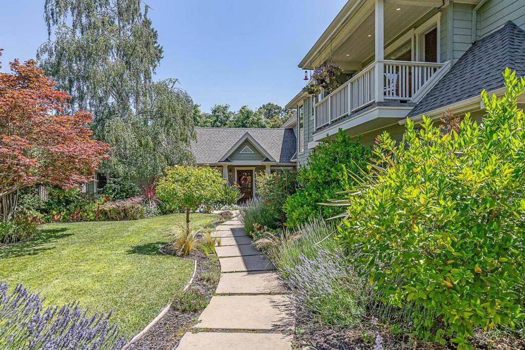 Redwood City, CA 94061,587 Sequoia AVE