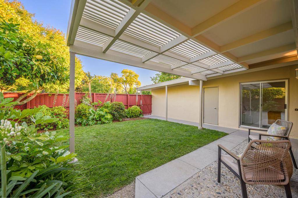 Palo Alto, CA 94303,3129 Stelling DR