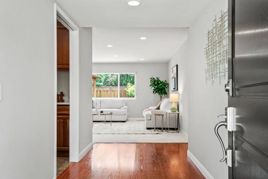 San Jose, CA 95124,2369 Walden SQ