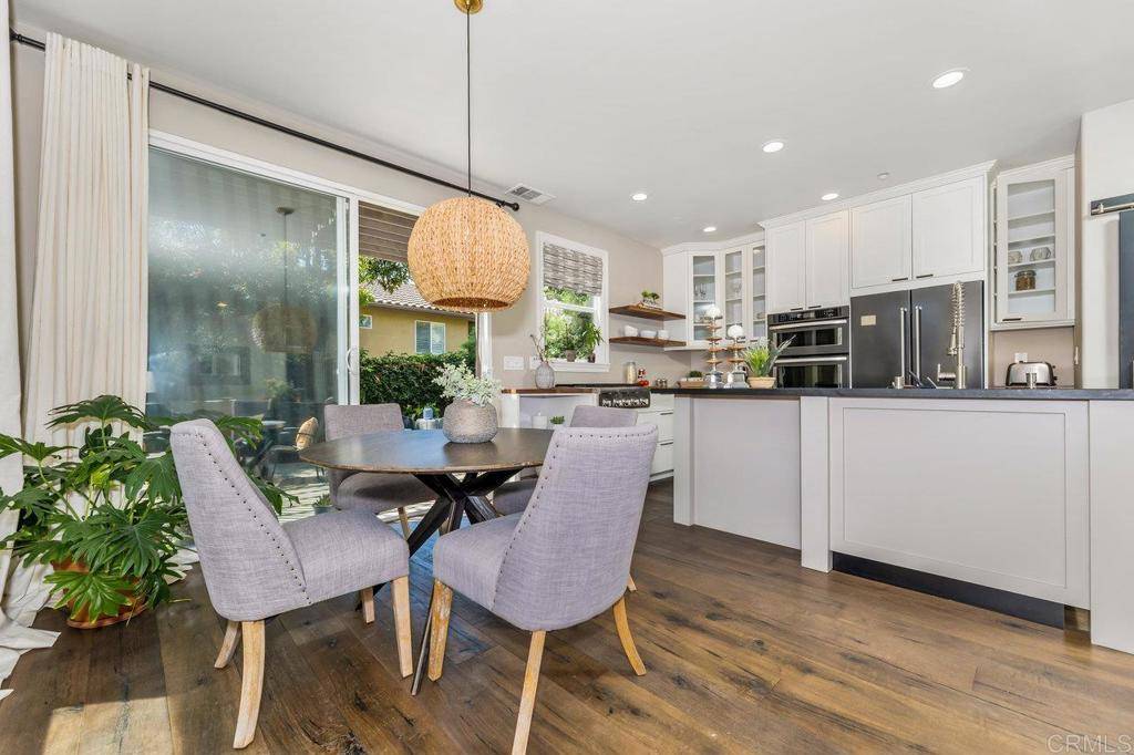 Carlsbad, CA 92011,6452 Alexandri
