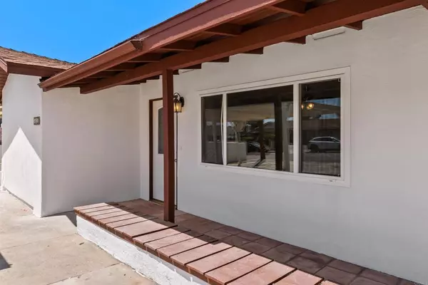 Vista, CA 92084,1628 Manor DR