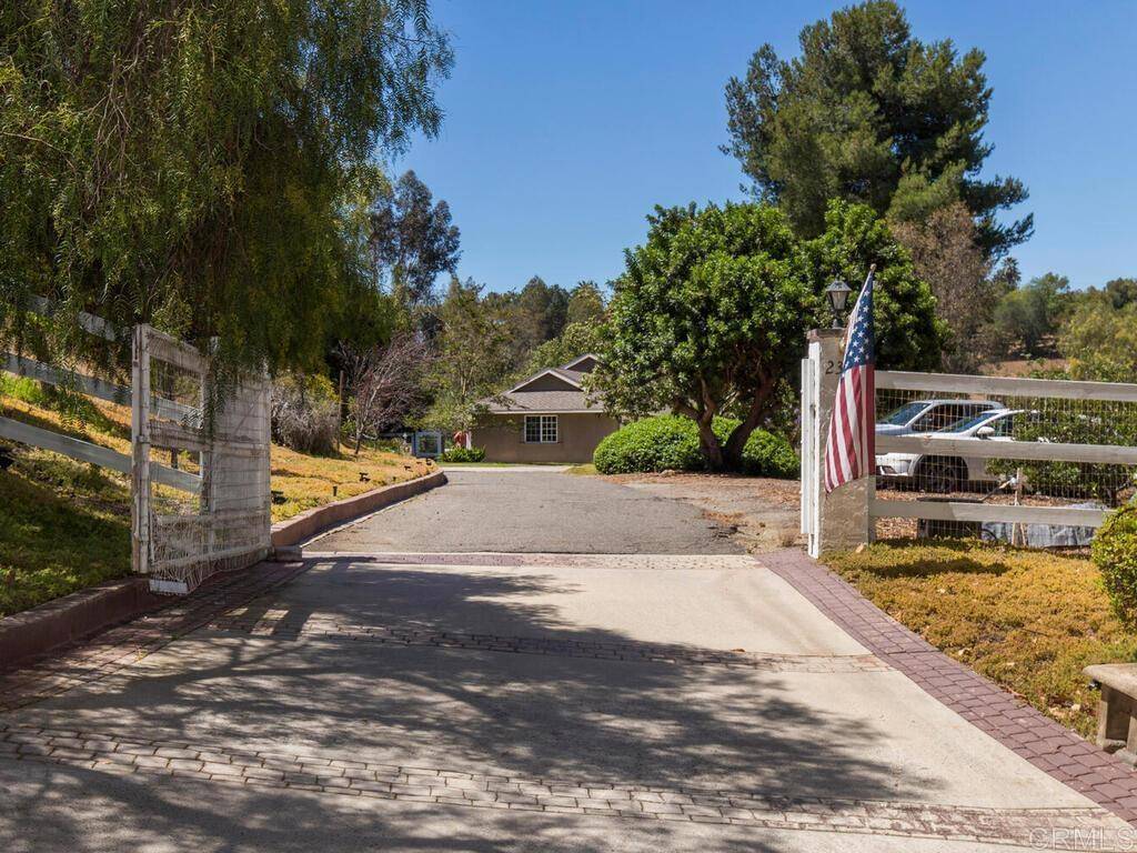 2321 Canyon Vista Dr., Fallbrook, CA 92028