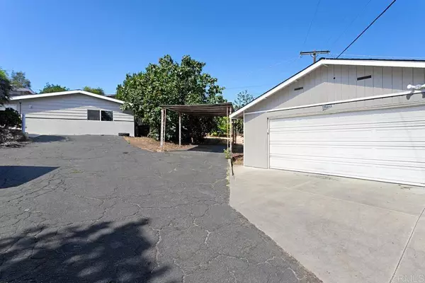 Vista, CA 92084,735 Bobier DR