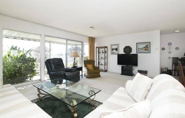 Oceanside, CA 92057,3808 Vista Campana S #32