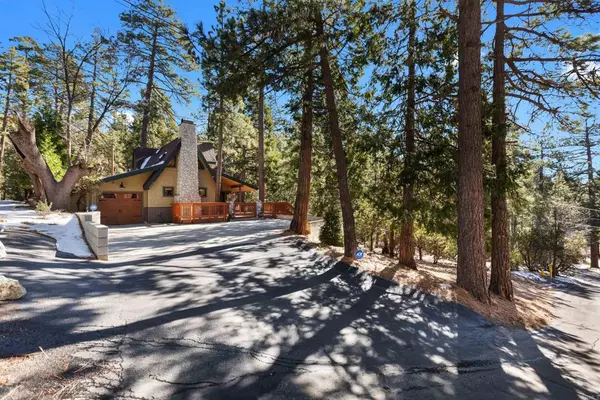 Idyllwild, CA 92549,26620 Pine AVE