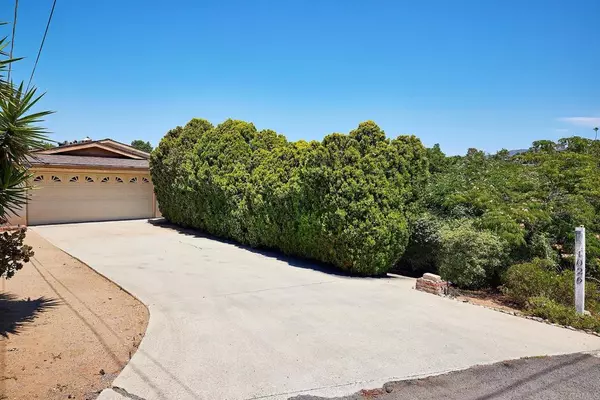 1026 Eucalyptus AVE, Vista, CA 92084