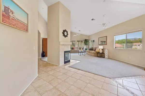 Vista, CA 92084,990 Bel Air DR E