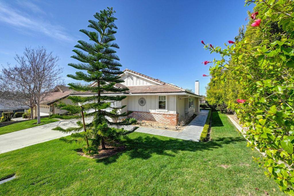 1993 Lemonwood LN, Vista, CA 92081
