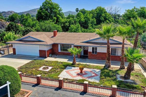 1317 Independence WAY, Vista, CA 92084