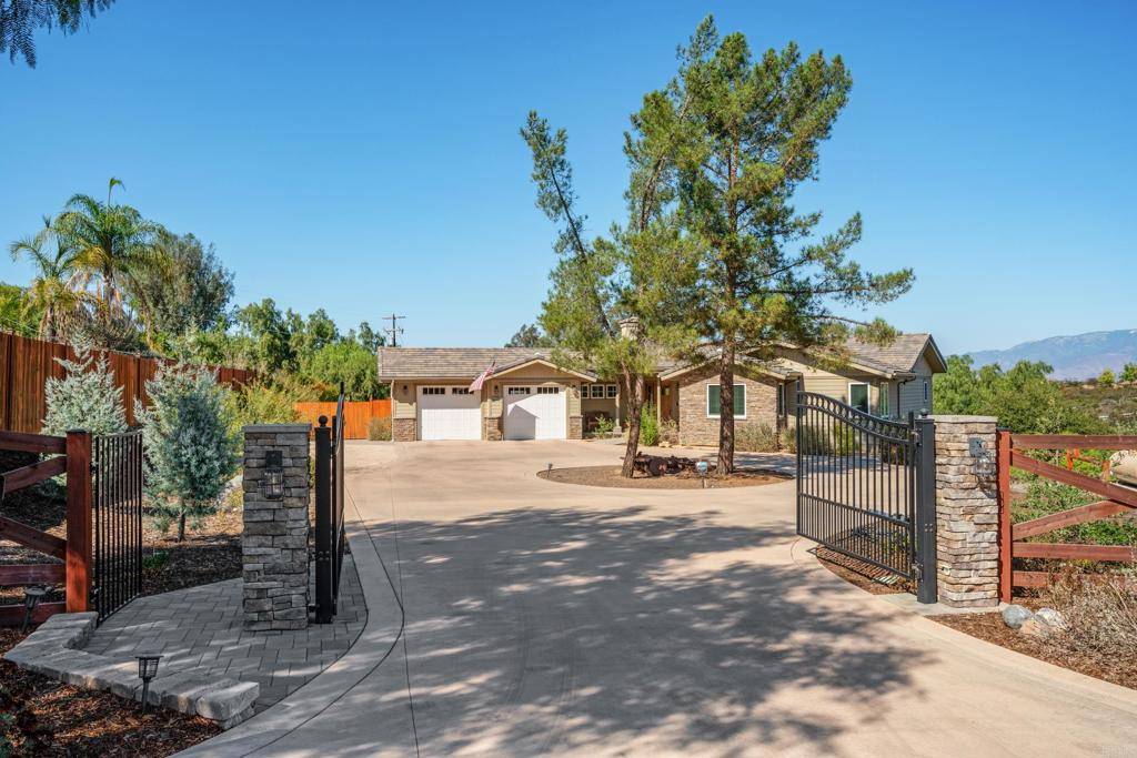 Escondido, CA 92026,28615 Rolling Rock RD
