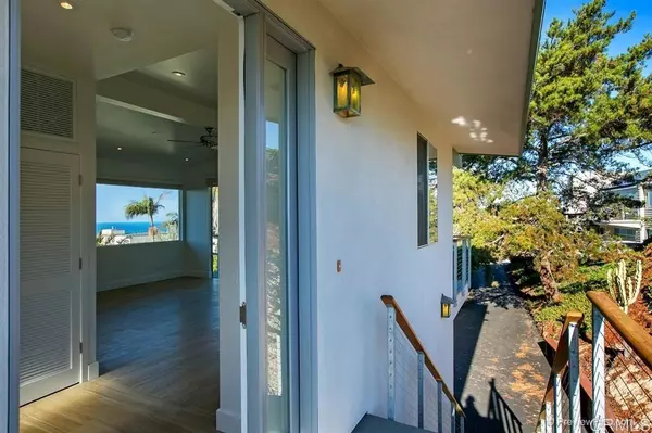 Solana Beach, CA 92075,447 E Cliff