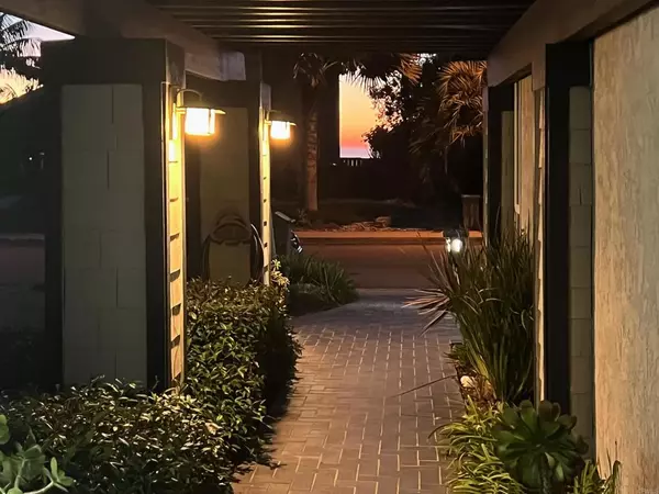 Encinitas, CA 92024,1045 Passiflora AVE