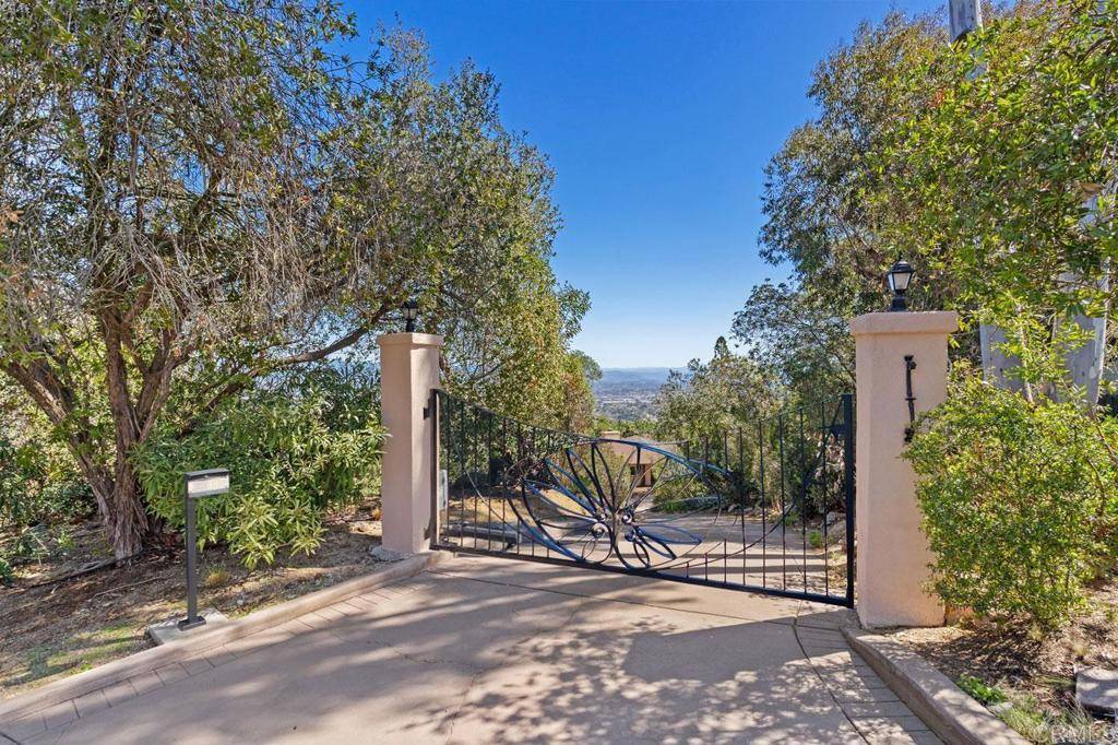 San Marcos, CA 92078,929 CYCAD DR