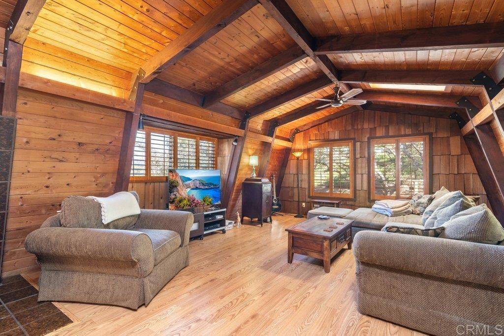 Fallbrook, CA 92028,1482 Wilt RD