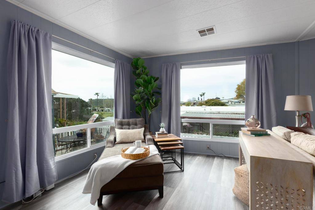 293 Picnic View LN, Oceanside, CA 92056