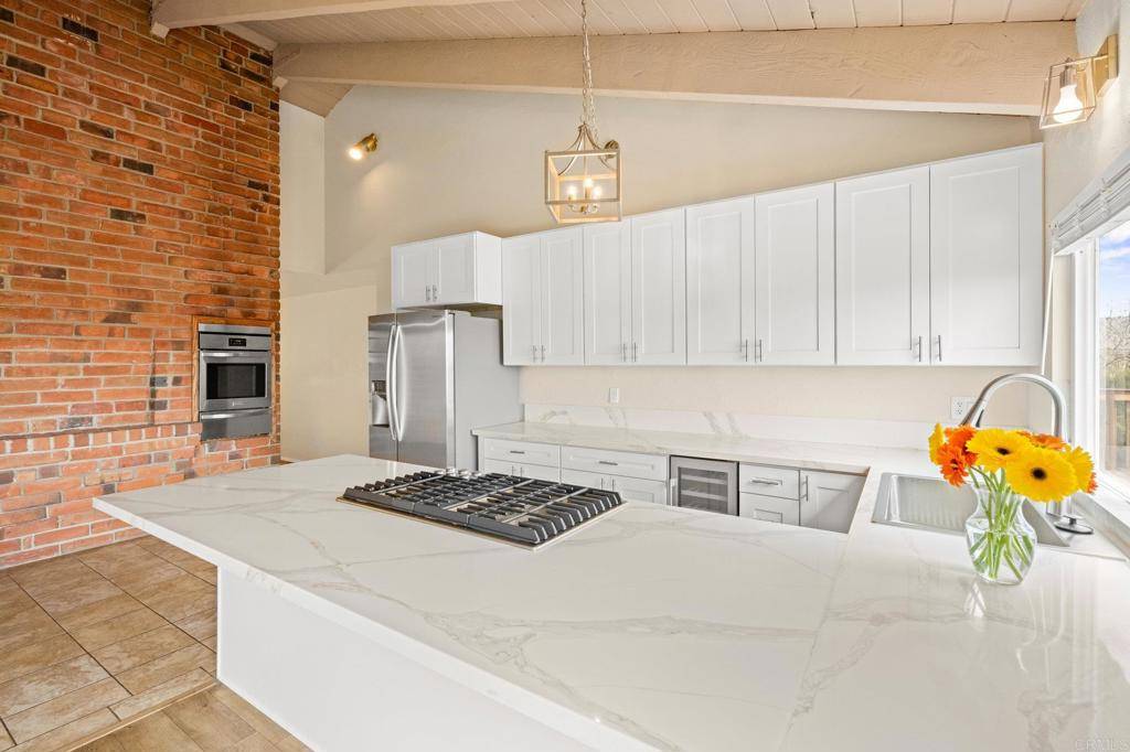 Oceanside, CA 92054,1881 Laurel RD
