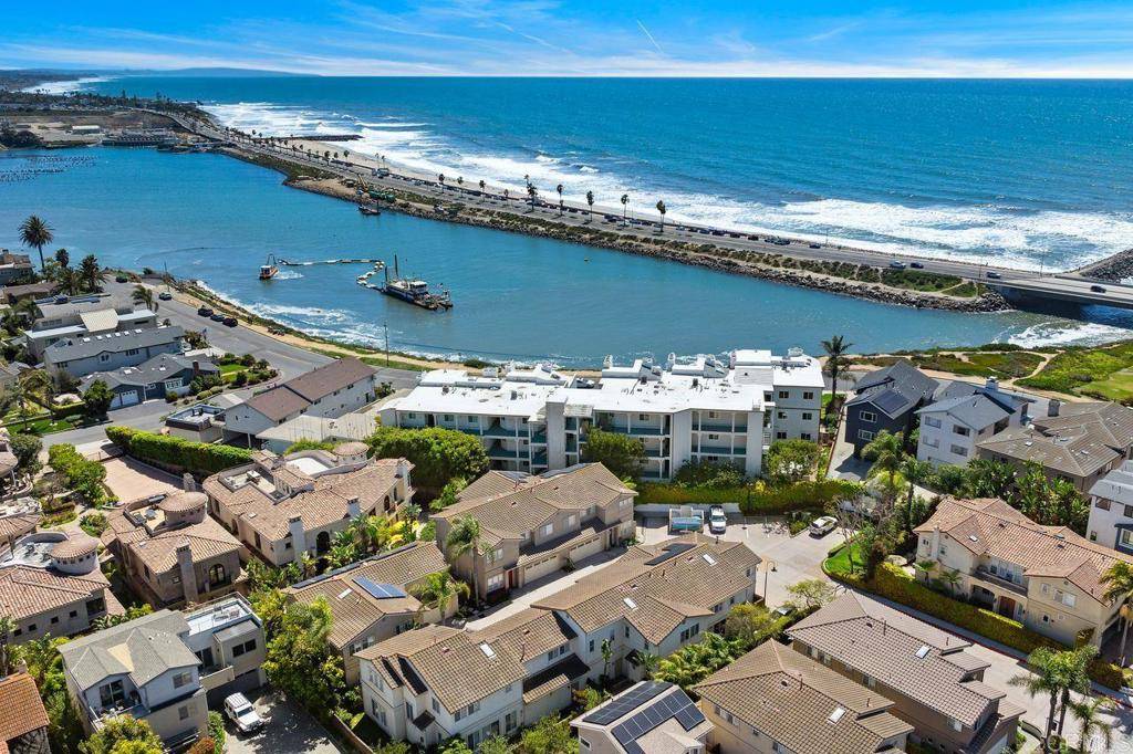 Carlsbad, CA 92008,253 Chinquapin AVE