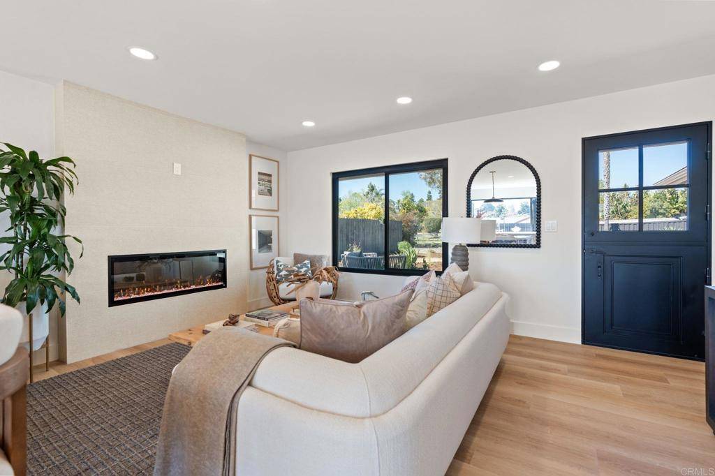 Encinitas, CA 92024,2005 Shadow Grove WAY