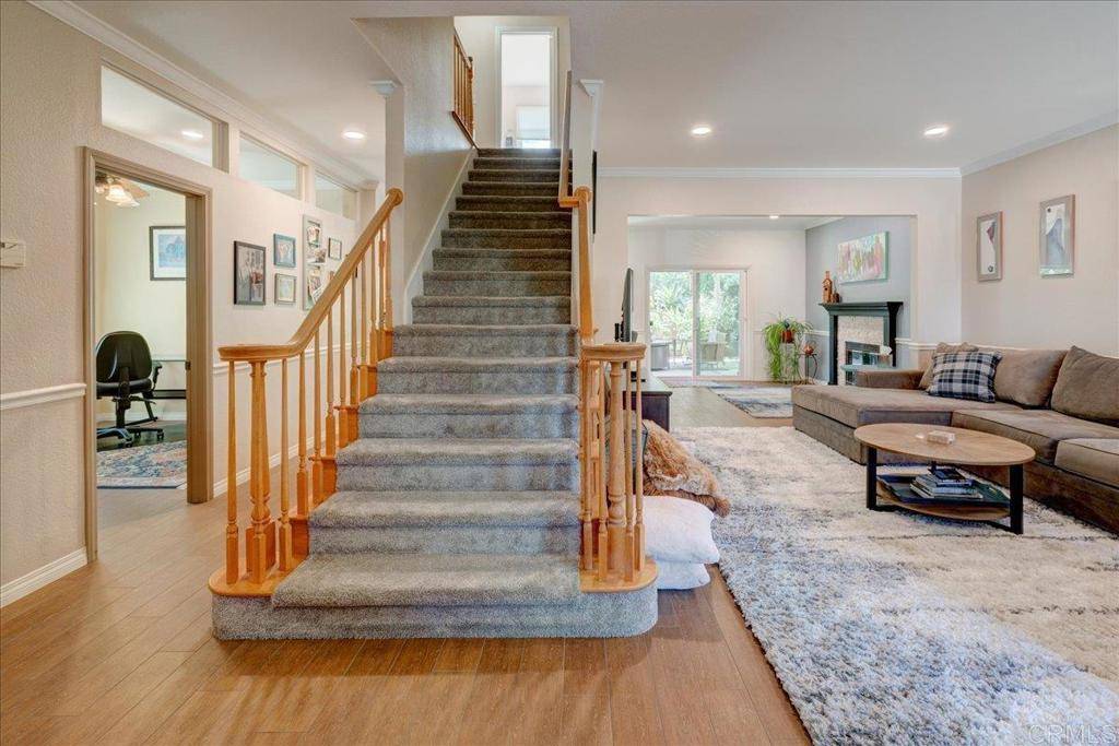 San Marcos, CA 92078,856 English Holly LN