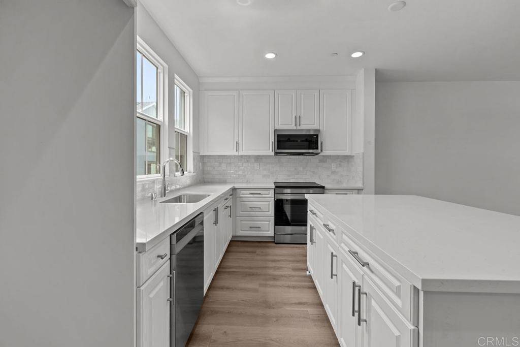2556 Chamomile LN, Carlsbad, CA 92008