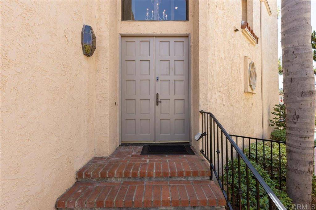 Carlsbad, CA 92009,7519 Gibraltar St
