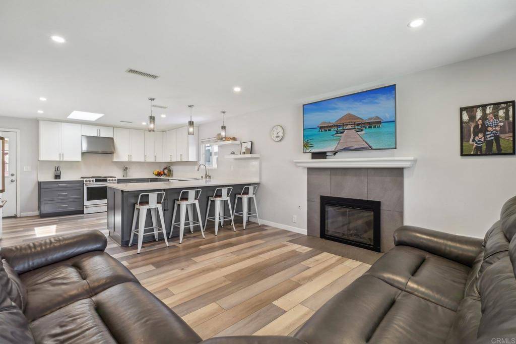 Vista, CA 92083,1478 Moon RD