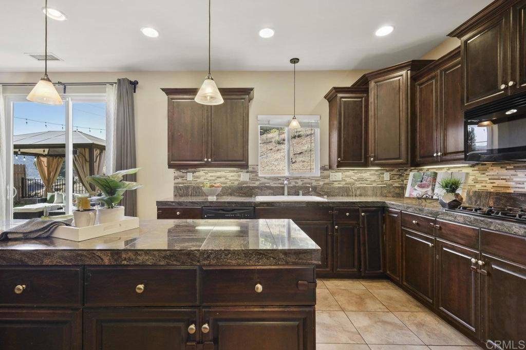 3436 Laurashawn LN, Escondido, CA 92026
