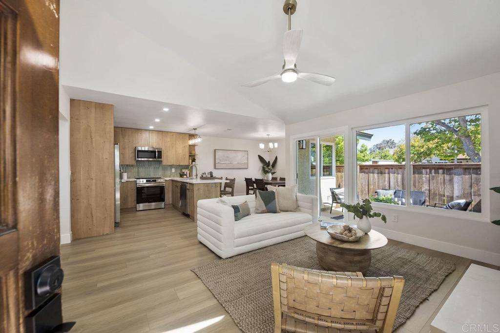 Encinitas, CA 92024,2041 Shadytree LN