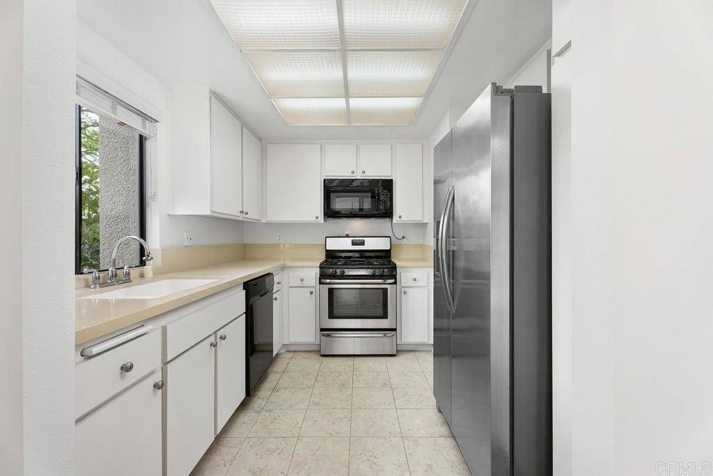 Huntington Beach, CA 92646,8933 Yolo CIR #1308-A
