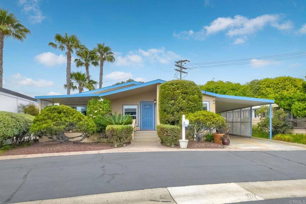 Carlsbad, CA 92011,6496 Friendly PL