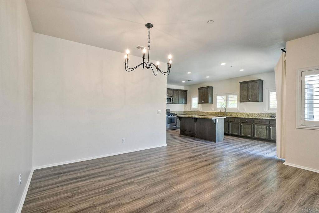 Fallbrook, CA 92028,253 Oberland Way