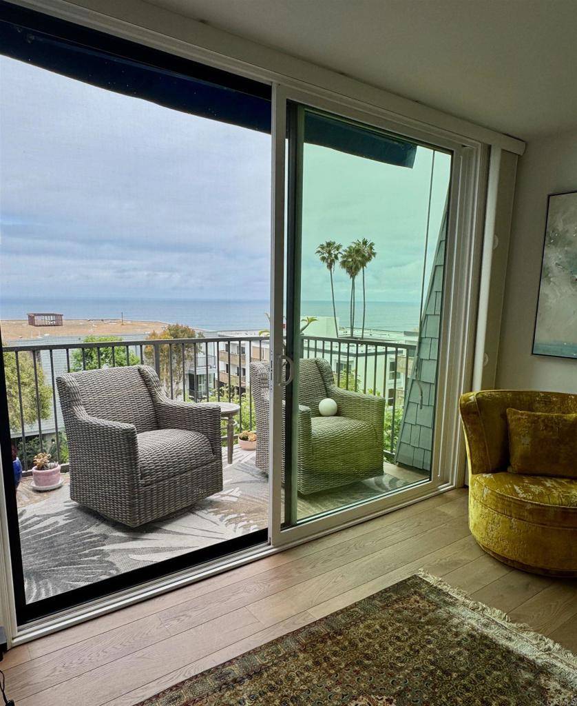 424 Stratford CT #A32, Del Mar, CA 92014