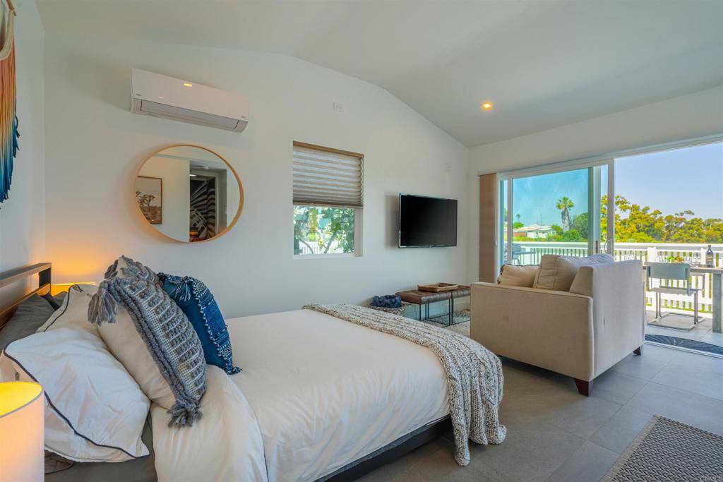 San Diego, CA 92116,3554  56 Sydney PL
