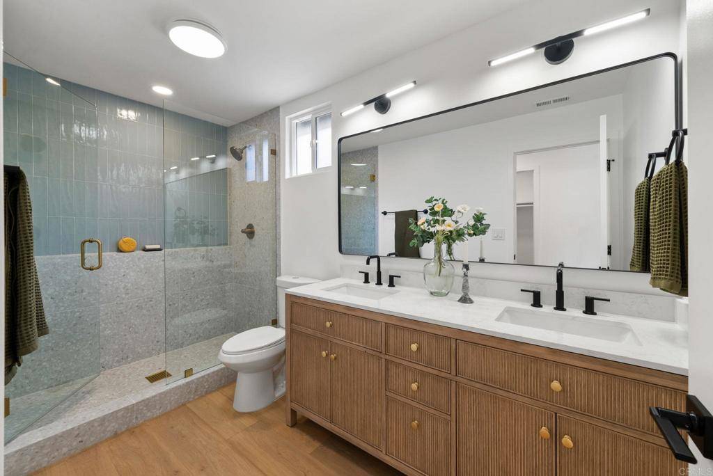 Carlsbad, CA 92008,3750 Grecourt WAY