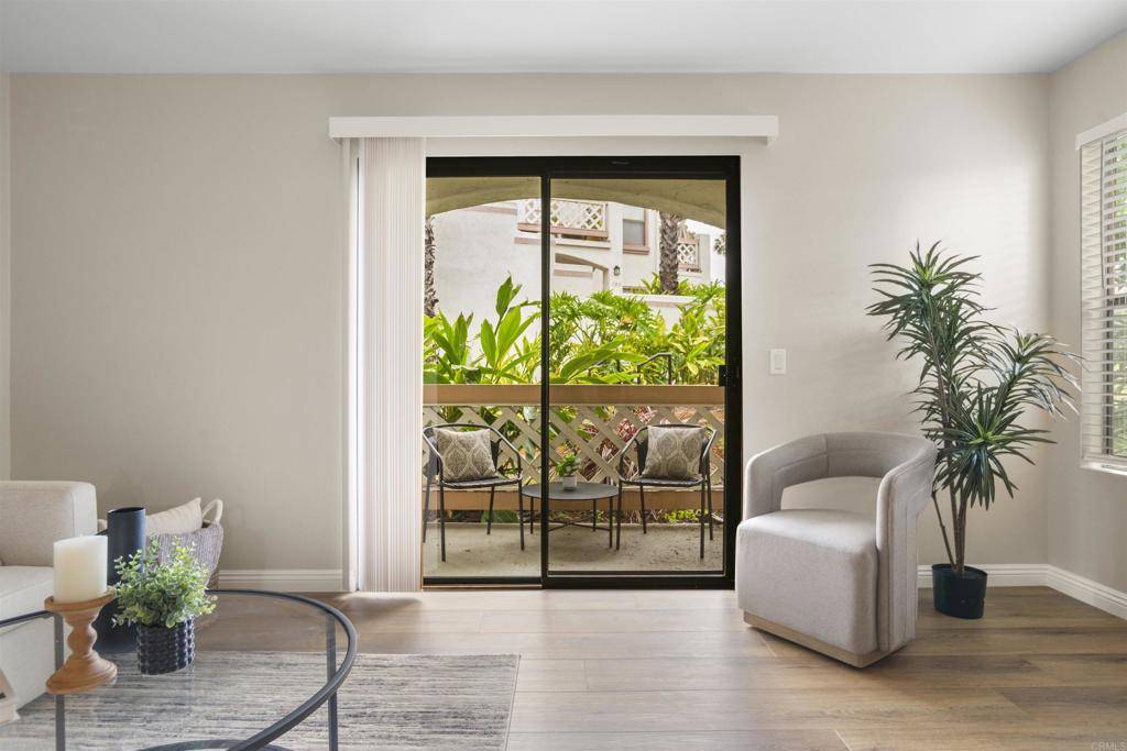 San Diego, CA 92129,9418 Twin Trails DR #101