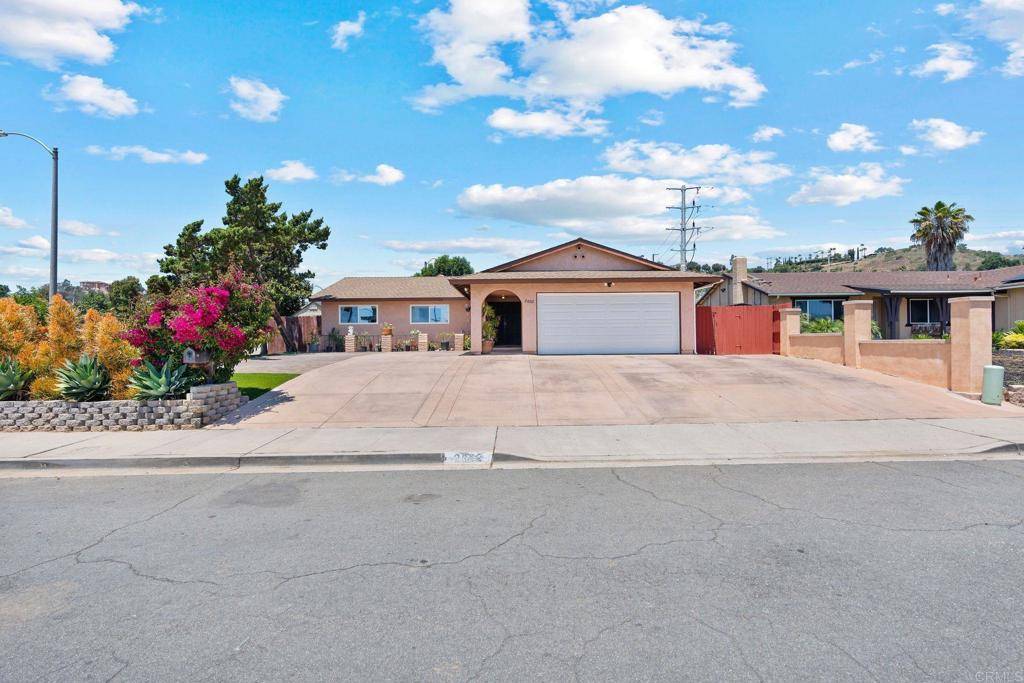 2002 Stanley WAY, Escondido, CA 92027