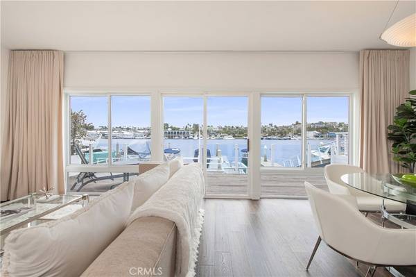 208 Via Lido Nord, Newport Beach, CA 92663