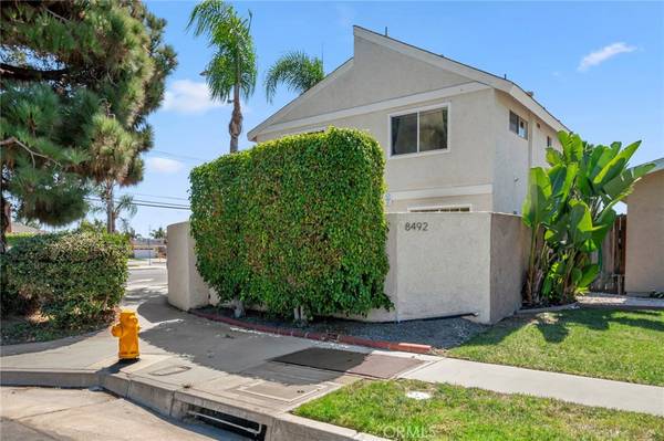 8492 Hillhead DR, Huntington Beach, CA 92646