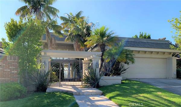 27 Montpellier #15, Newport Beach, CA 92660