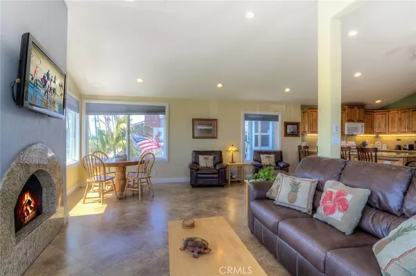 916 E Oceanfront, Newport Beach, CA 92661