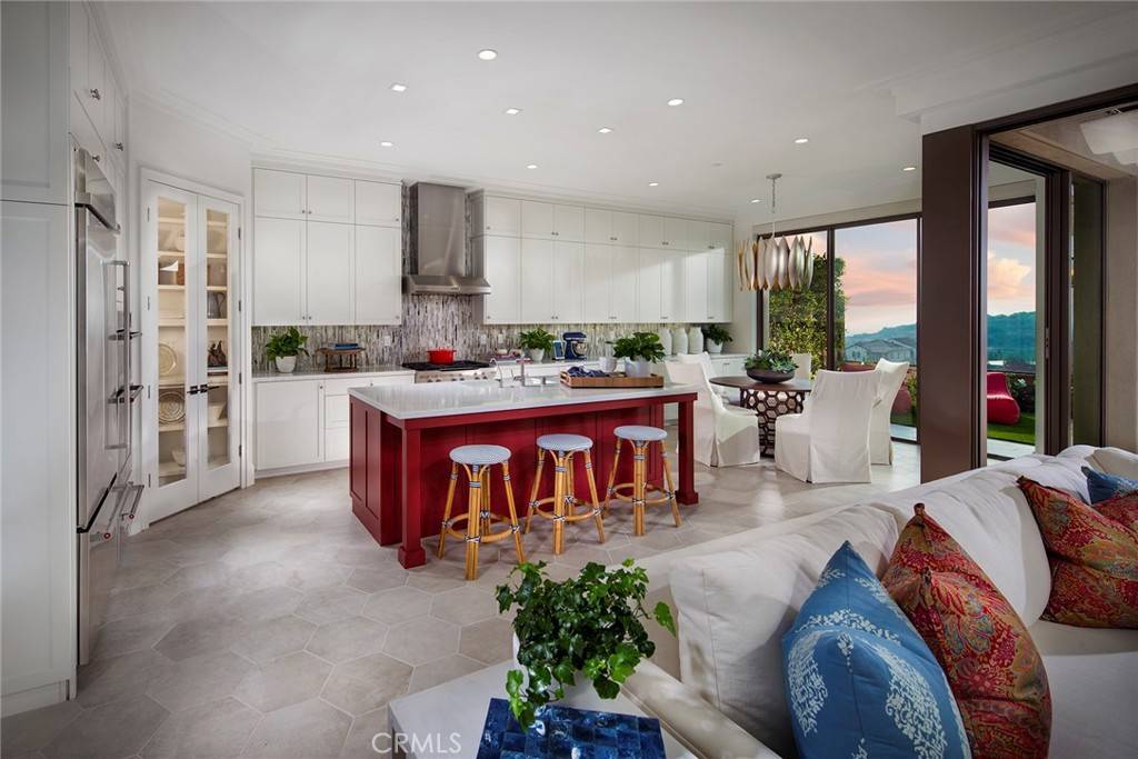 Irvine, CA 92602,317 Paradiso #19