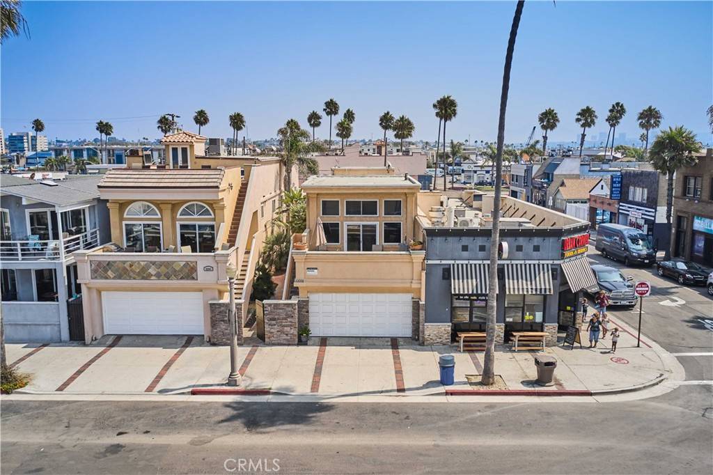 Newport Beach, CA 92663,2202 W Oceanfront