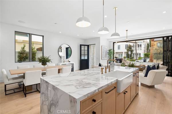 Corona Del Mar, CA 92625,506 Goldenrod