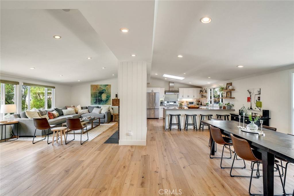 Costa Mesa, CA 92627,282 E Bay ST