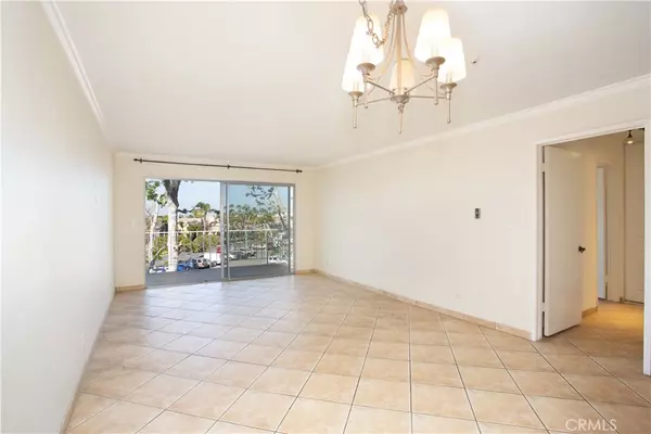 Newport Beach, CA 92663,300 Cagney LN #PH7