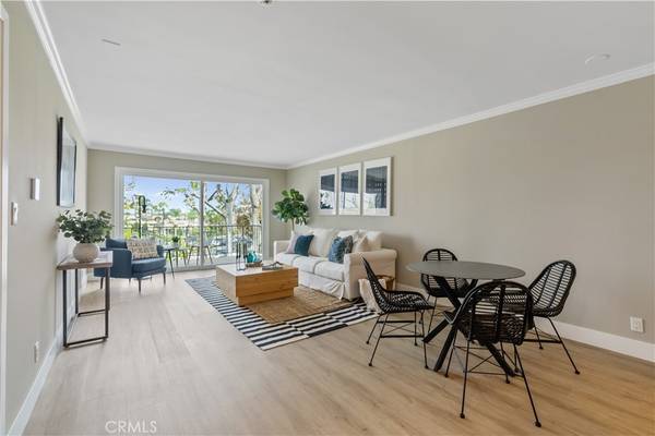 Newport Beach, CA 92663,300 Cagney LN #PH 9