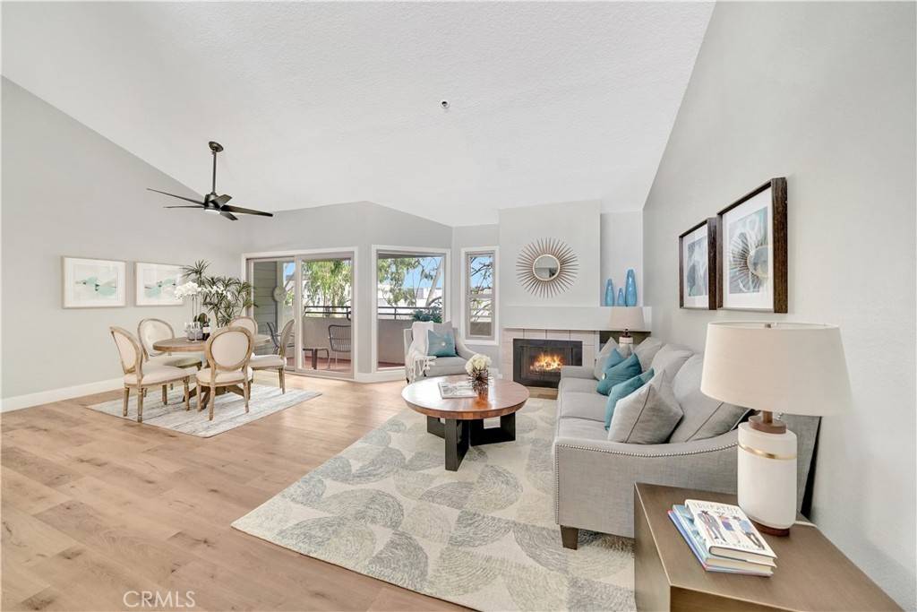 Newport Beach, CA 92663,260 Cagney LN #302